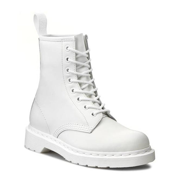 DR. MARTENS  Dr martens outfit, White boots outfit, Boots outfit men